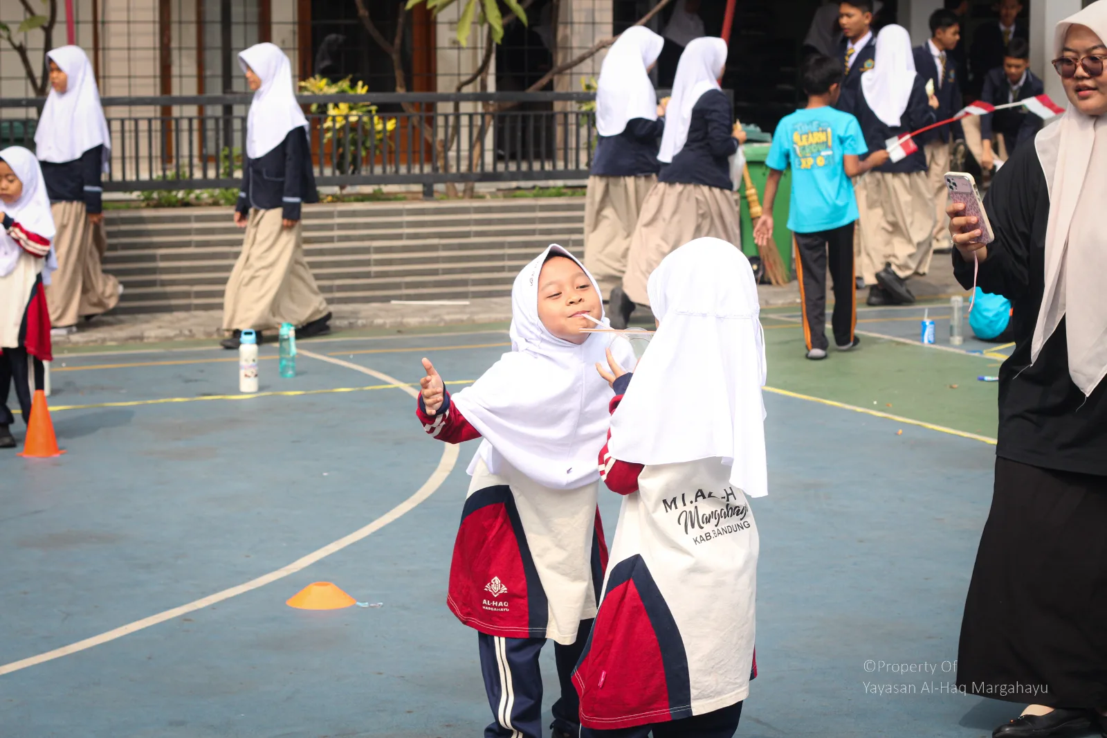 MI AL-HAQ  SEMARAK LOMBA 17 AGUSTUS foto 18 - Al-Haq Margahayu
