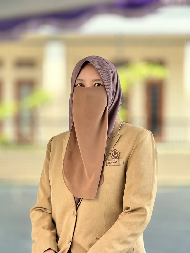 Foto Sunarti Guru MI Al-Haq Margahayu Bandung